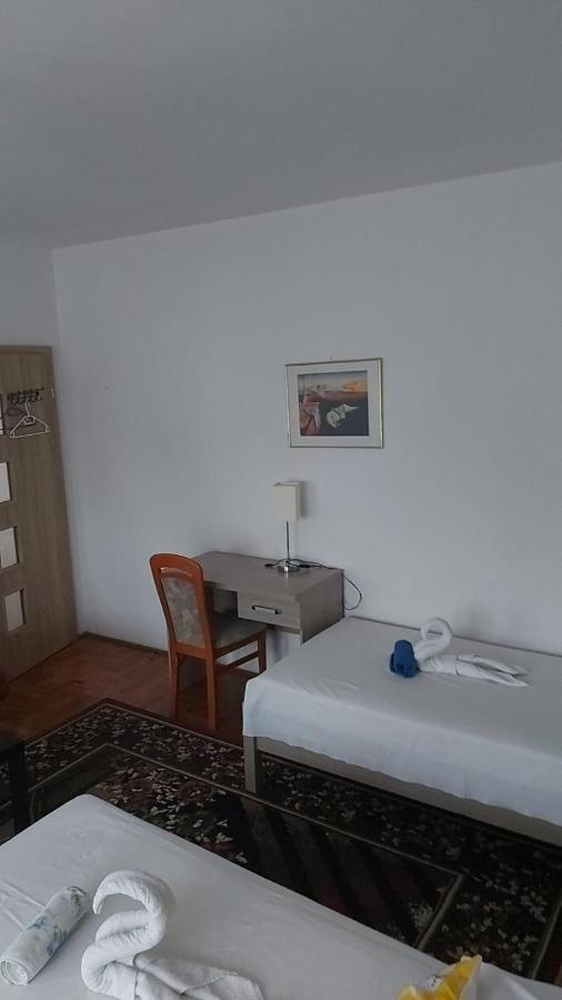 Hostel Guest house *